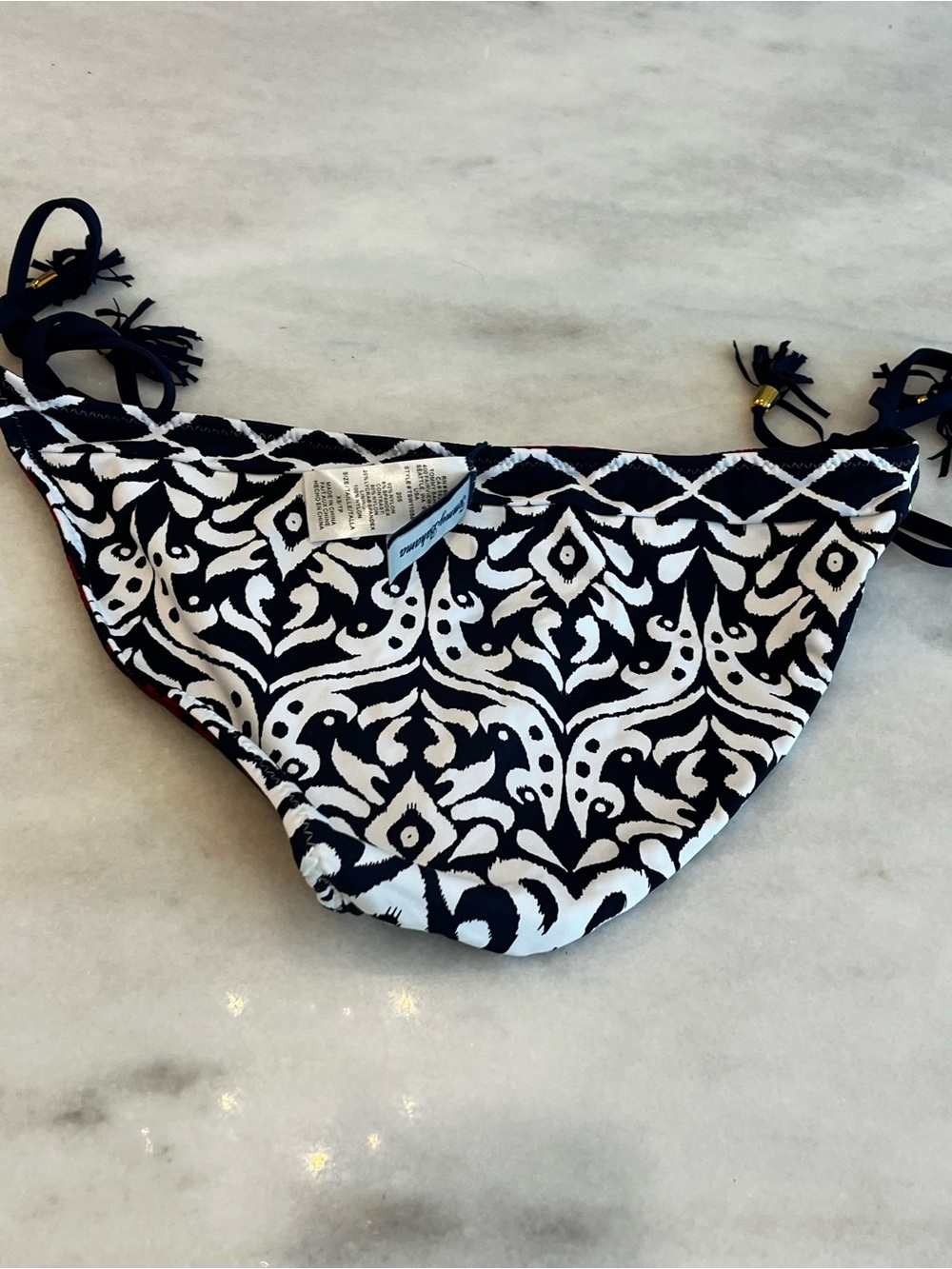 Tommy Bahama Reversible Ikat Diamonds Navy White Brick String Bikini Size XS - Picture 10 of 12